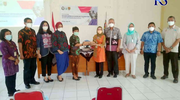 CPFI Beri Bantuan Telur untuk 15 Ibu Hamil di Kelurahan Peterongan 